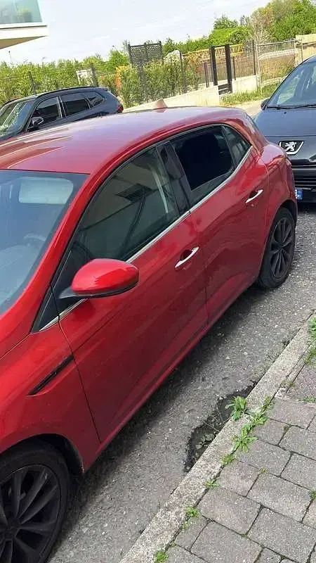 Usata Renault Mégane Life 101 CV (74 kW) 2018 Rosso Berlina