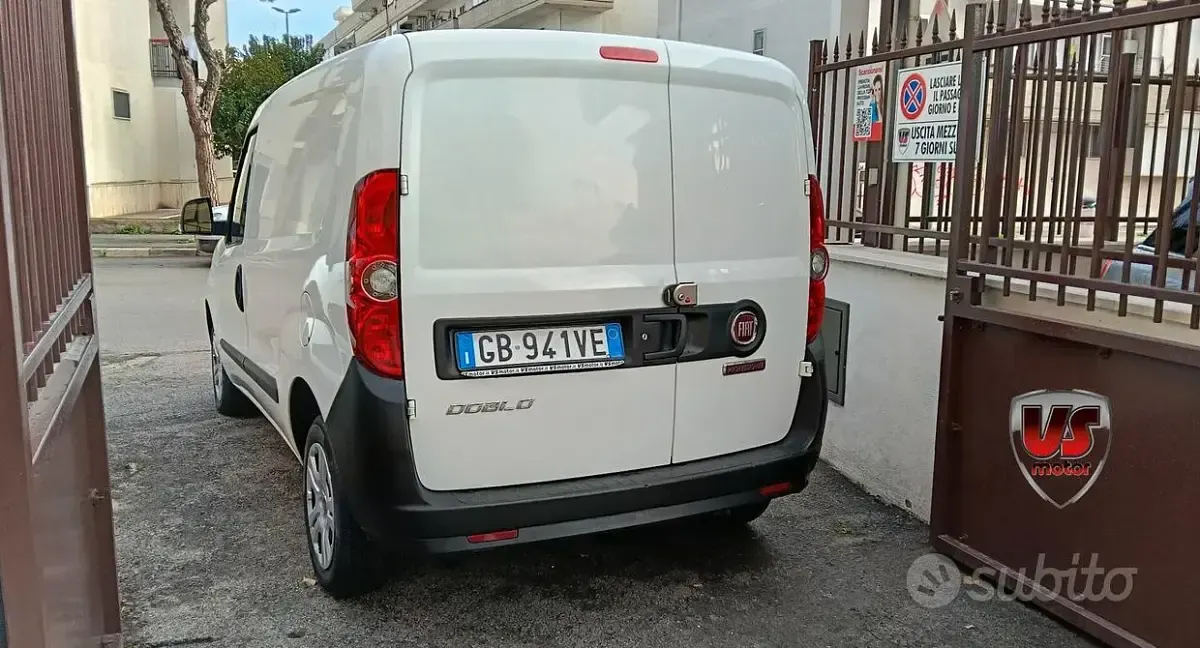 Usata Fiat Doblò 105 CV (77 kW) 2020 Bianco Monovolume