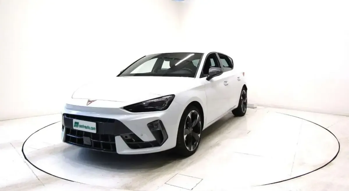 Usata Cupra Leon 150 CV (110 kW) 2025 Bianco Berlina