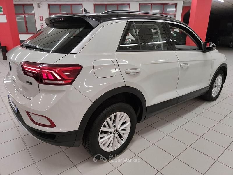 Usata VW T-Roc Life 150 CV (110 kW) 2022 Beige SUV