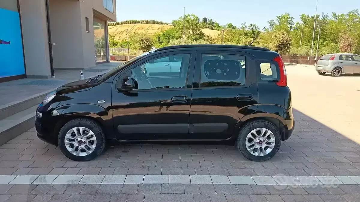 Usata Fiat Panda Lounge 95 CV (69 kW) 2017 Nero Utilitaria