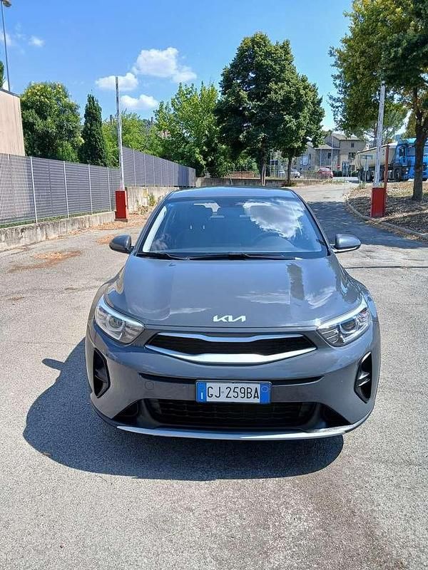 Usata Kia Stonic Urban 84 CV (61 kW) 2022 Grigio SUV