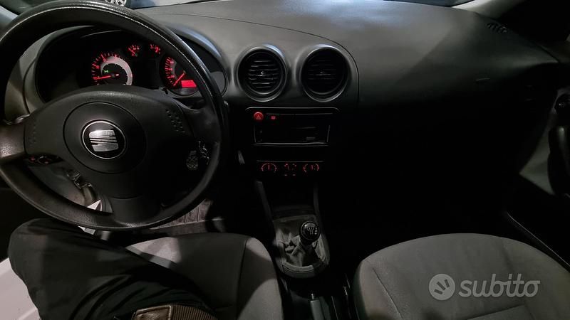 Usata Seat Ibiza 64 CV (47 kW) 2003 Utilitaria