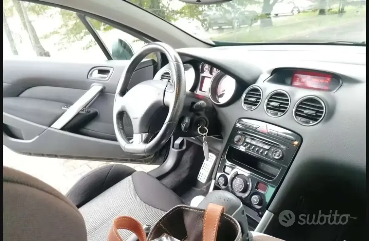 Usata Peugeot 308 CC 98 CV (72 kW) 2011 Nero Cabrio