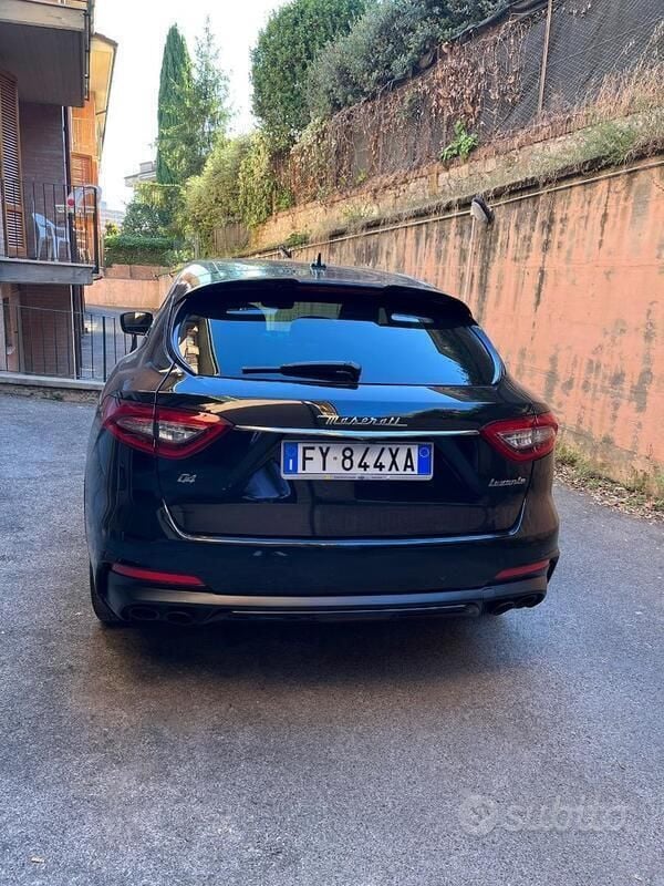 Usata Maserati Levante 275 CV (202 kW) 2020 Nero SUV