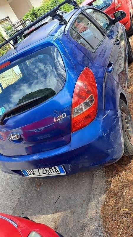 Usata Hyundai i20 Comfort 77 CV (56 kW) 2009 Blu/azzurro Utilitaria