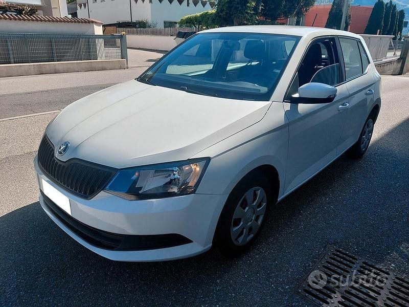 Usata Skoda Fabia Active 60 CV (44 kW) 2015 Bianco Berlina