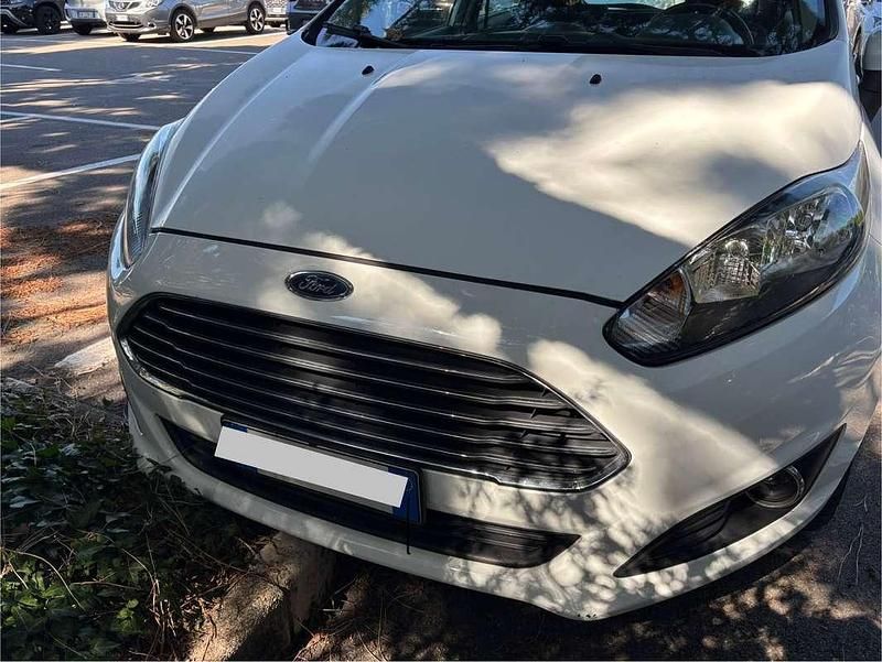 Usata 2014 Ford Fiesta Business Edition Due volumi | 3500 € (Super prezzo) - Immagine 1/4