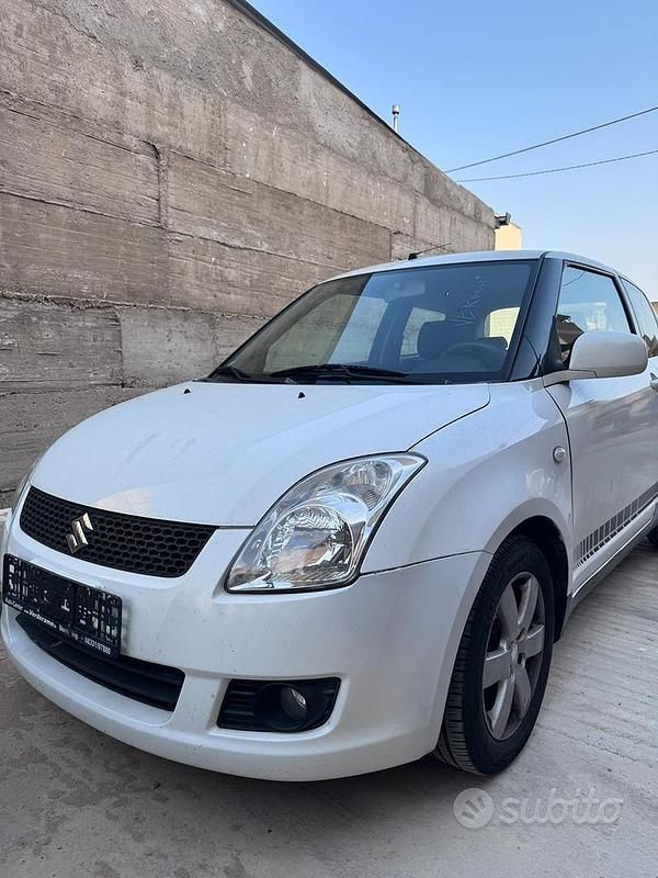 Usata Suzuki Swift 68 CV (50 kW) 2009 Bianco Utilitaria