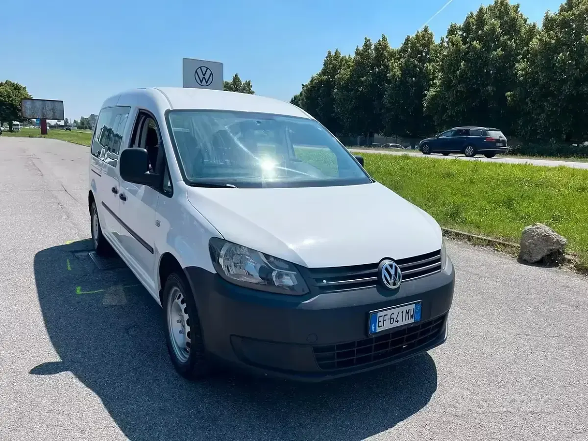 Usata VW Caddy 102 CV (75 kW) 2010 Bianco Monovolume
