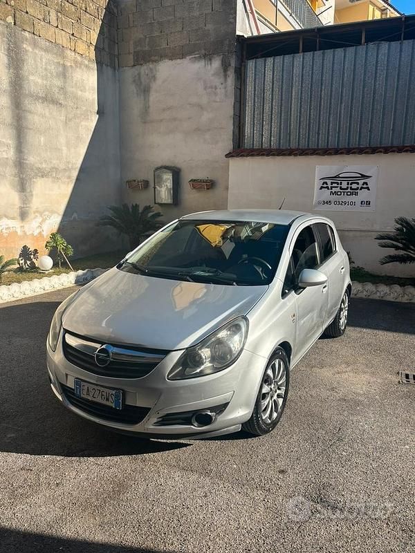 Usata Opel Corsa 80 CV (58 kW) 2010 Grigio Utilitaria