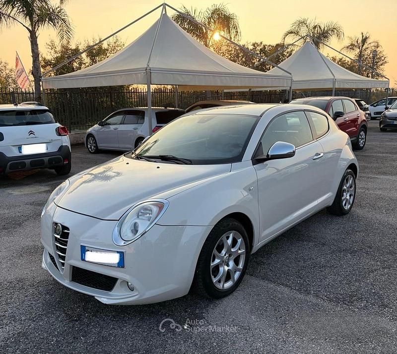 Bianco Usata 2010 Alfa Romeo MiTo Distinctive Due volumi | 4500 € (Buon prezzo) - Immagine 1/4