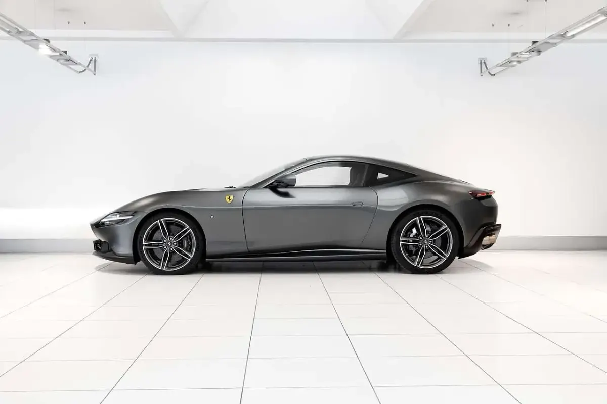 Usata Ferrari Roma 620 CV (456 kW) 2021 Grigio Coupé