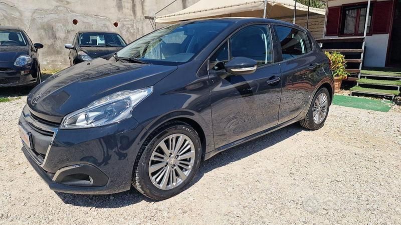 Usata Peugeot 208 Allure 92 CV (67 kW) 2016 Grigio Utilitaria