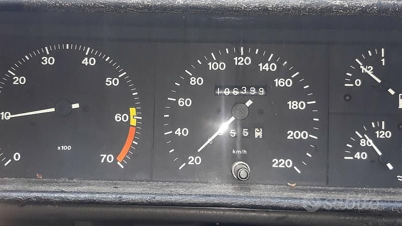 Usata Alfa Romeo 75 105 CV (77 kW) 1992 Grigio Berlina