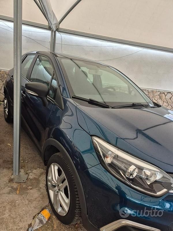 Usata Renault Captur Life 90 CV (66 kW) 2018 Verde SUV