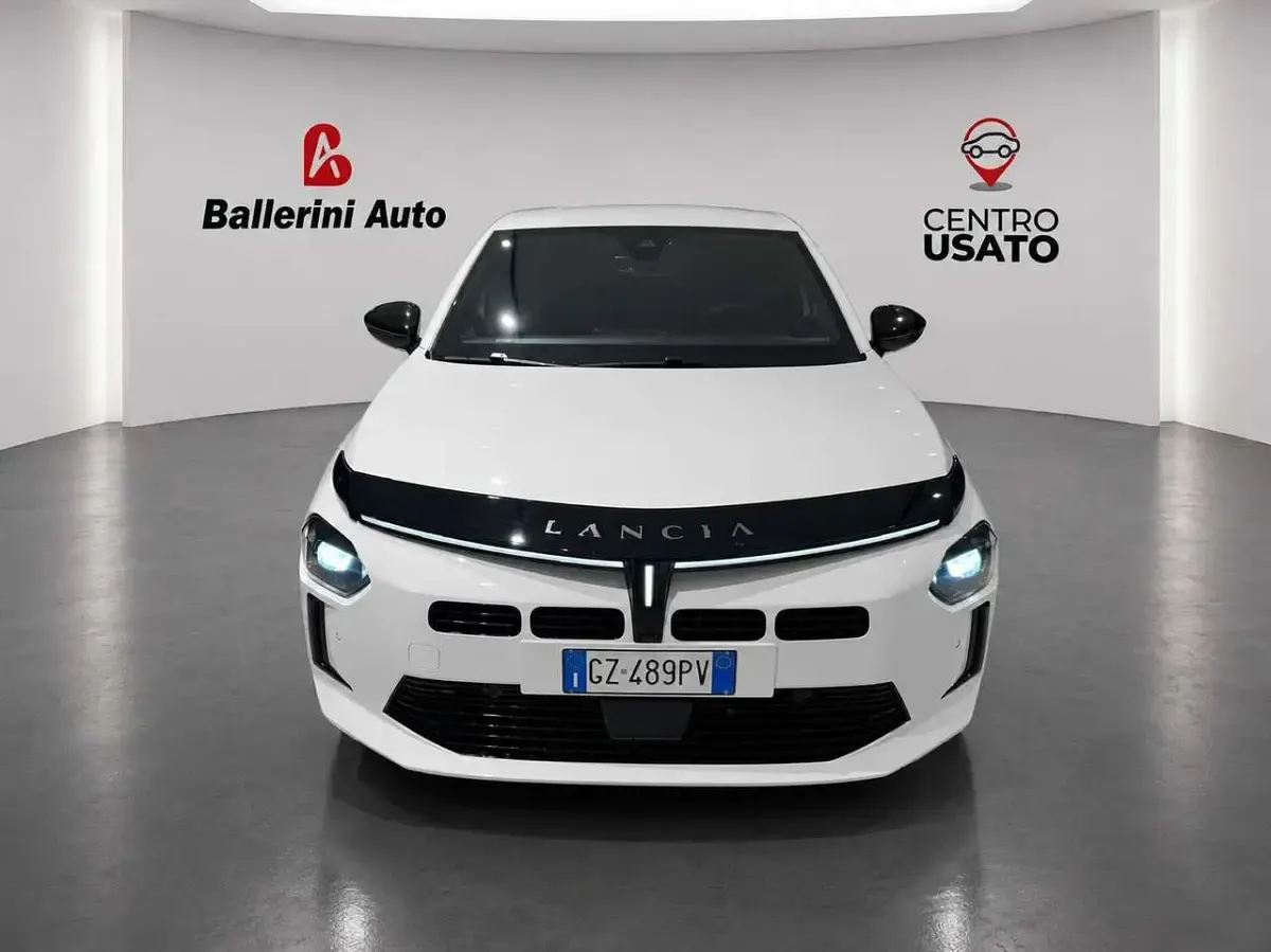 Usata Lancia Ypsilon 101 CV (74 kW) 2025 Bianco Utilitaria
