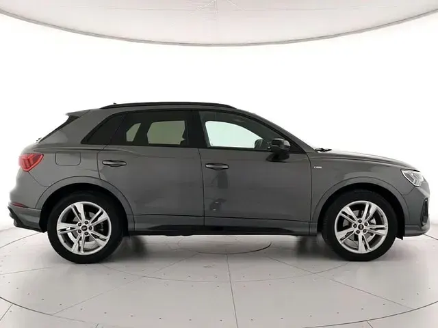 Usata Audi Q3 S-Line 150 CV (110 kW) 2025 Grigio SUV