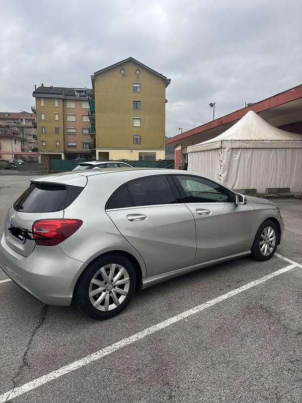 Usata Mercedes A180 Business 109 CV (80 kW) 2016 Berlina