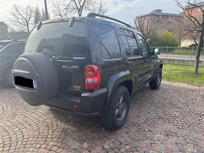 Usata Jeep Cherokee 2004 Nero SUV