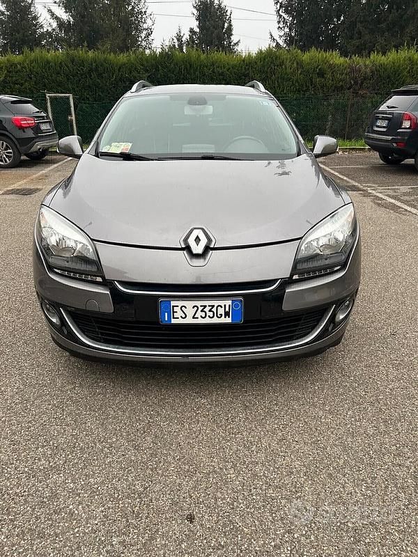 Grigio Usata 2013 Renault Mégane GrandTour Station wagon | 4800 € (Buon prezzo) - Immagine 1/4