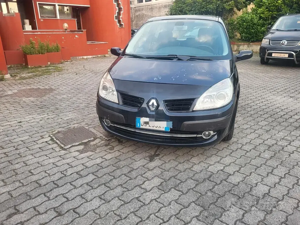 Usata Renault Scénic II 106 CV (77 kW) 2007 Monovolume