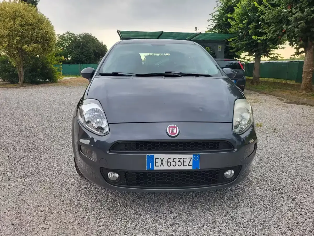 Usata Fiat Punto Street 77 CV (56 kW) 2014 Grigio Utilitaria