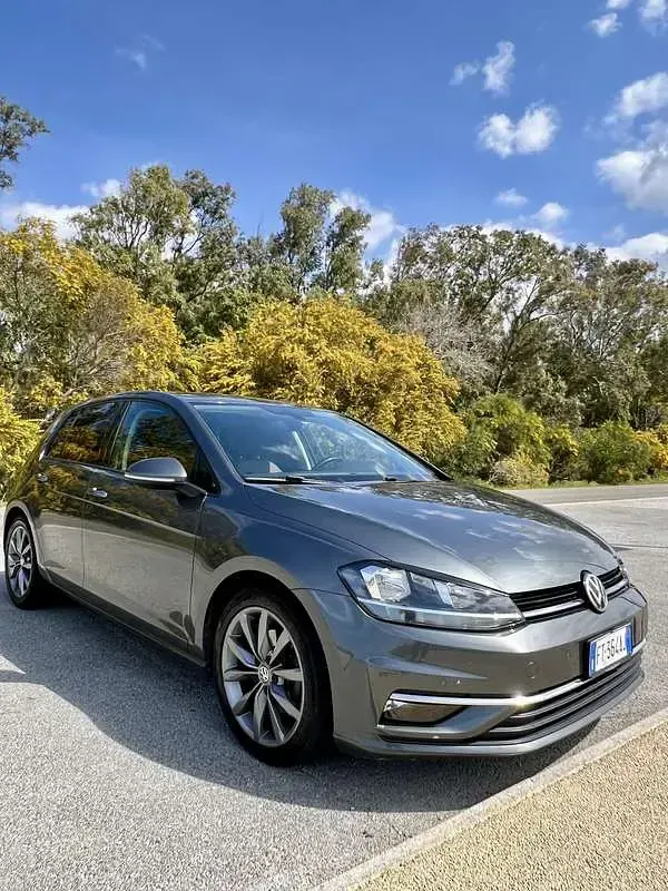Usata VW Golf VII Highline 116 CV (85 kW) 2018 Berlina