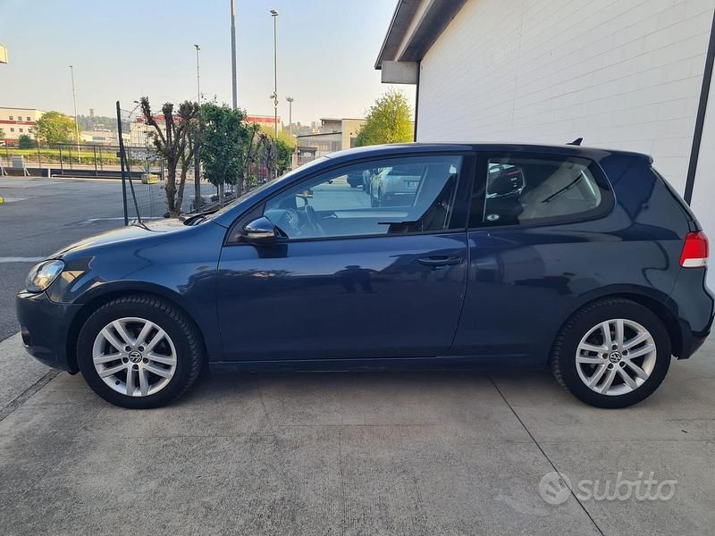 Usata VW Golf VI Highline 140 CV (102 kW) 2010 Blu Utilitaria