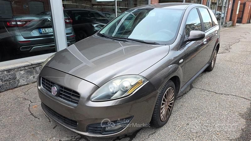 Usata Fiat Croma Active 120 CV (88 kW) 2010 Marrone Station wagon