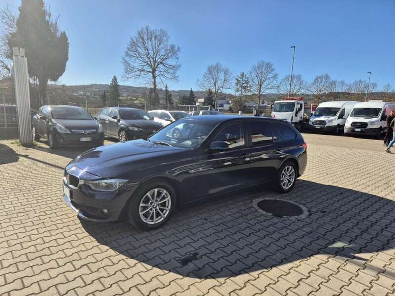 Usata BMW 318 Advantage 150 CV (110 kW) 2016 Blu Station wagon