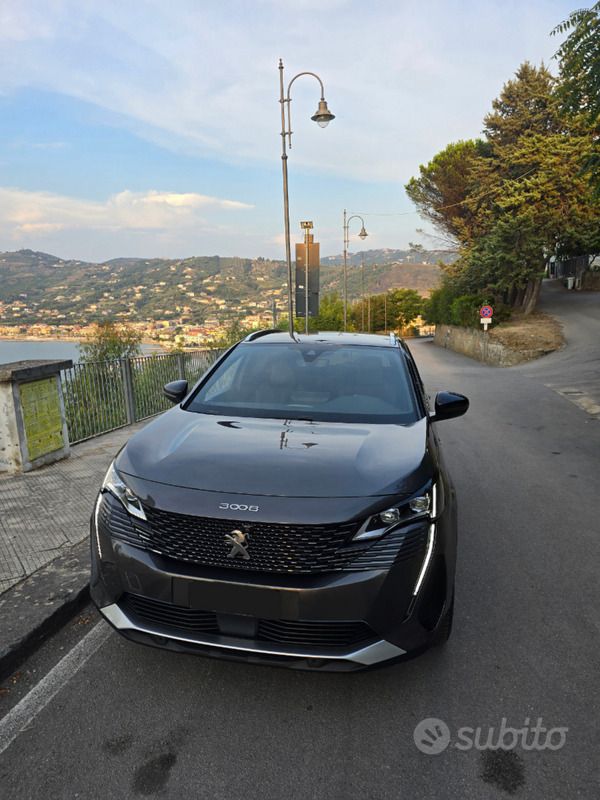Grigio Usata 2022 Peugeot 3008 GT SUV | 21.000 € (Buon prezzo) - Immagine 1/4