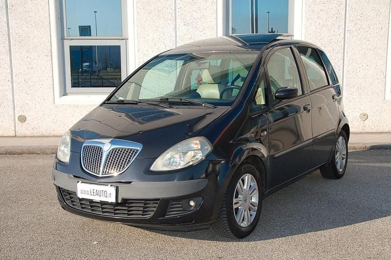 Usata Lancia Musa 95 CV (69 kW) 2005 Nero Monovolume
