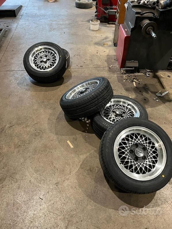 Usata Mercedes 190 122 CV (89 kW) 1988 Bianco Berlina