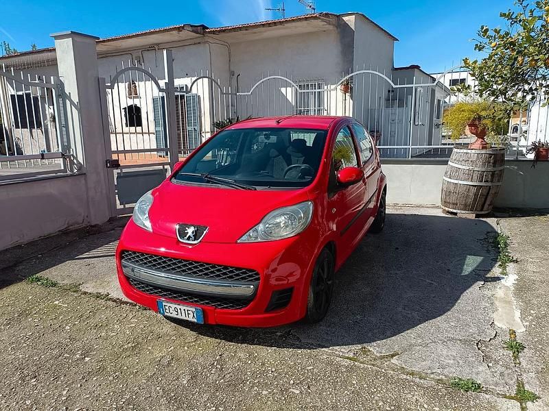 Usata Peugeot 107 2010 Rosso Utilitaria