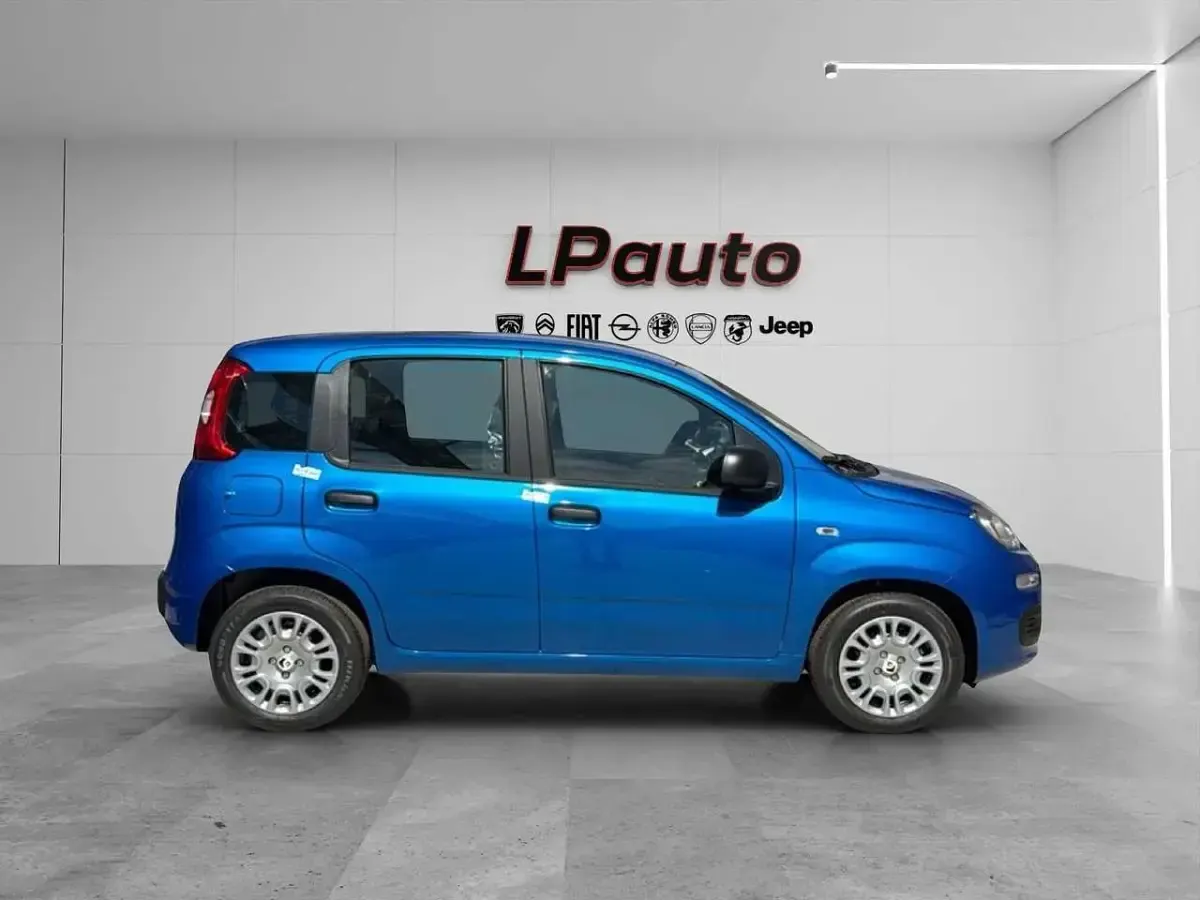 Nuova Fiat Panda Pop 65 CV (47 kW) 2025 Blu italia Utilitaria
