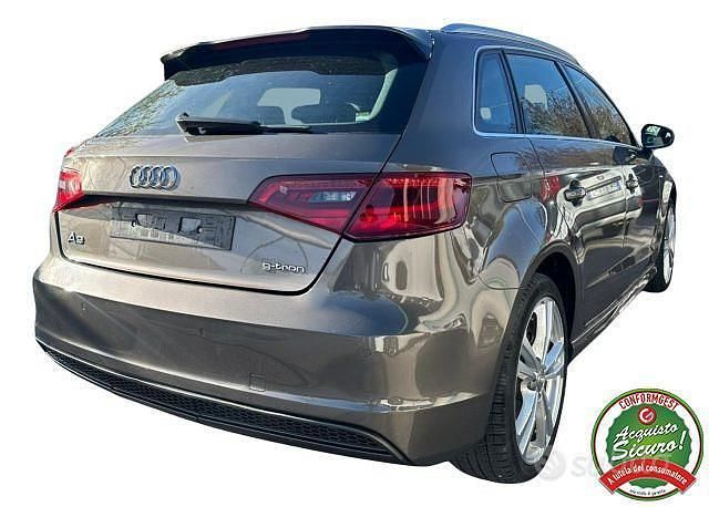 Usado Audi A3 S-Line 110 CV (80 kW) 2016 Gris Berlina
