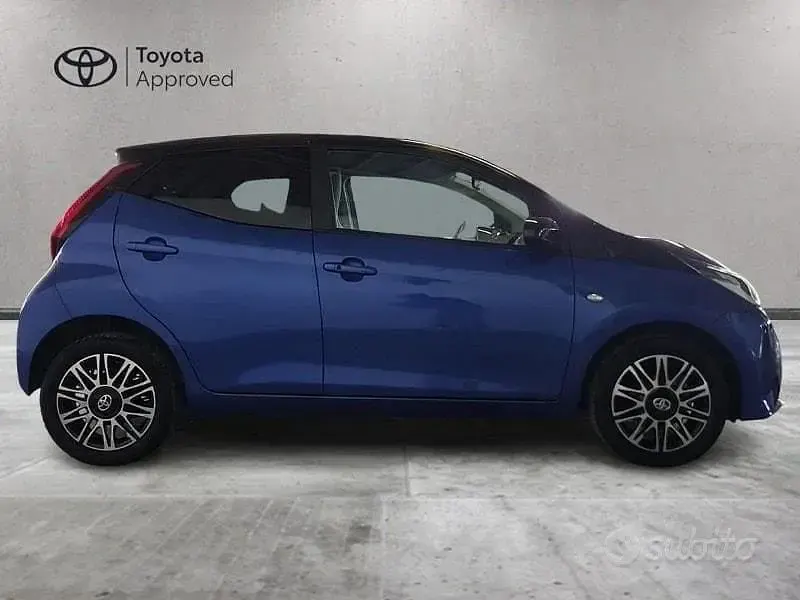 Usata Toyota Aygo Connect Style 72 CV (52 kW) 2020 Blu Utilitaria