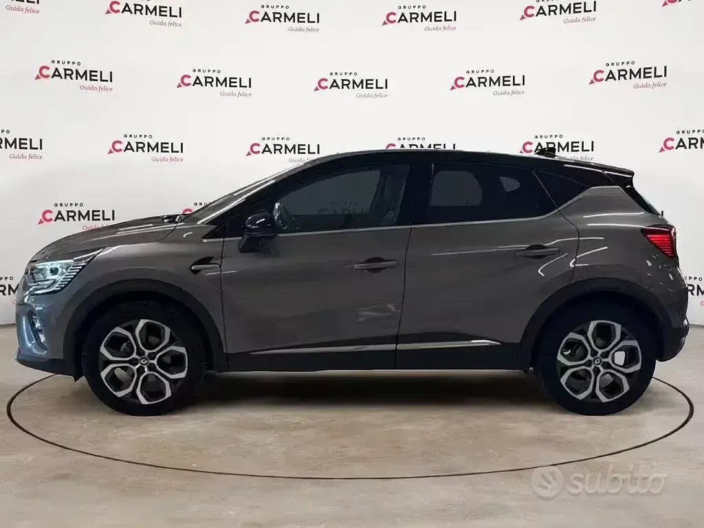 Usata Renault Captur Techno 101 CV (74 kW) 2023 Grigio SUV