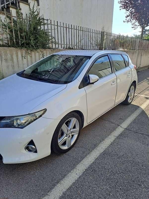 Usata Toyota Auris Lounge 124 CV (91 kW) 2013 Berlina
