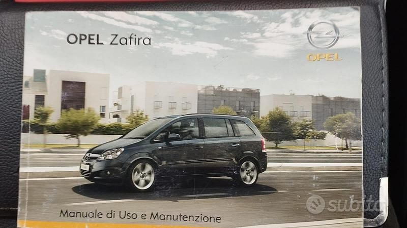 Usata Opel Zafira 2008 Blu Monovolume