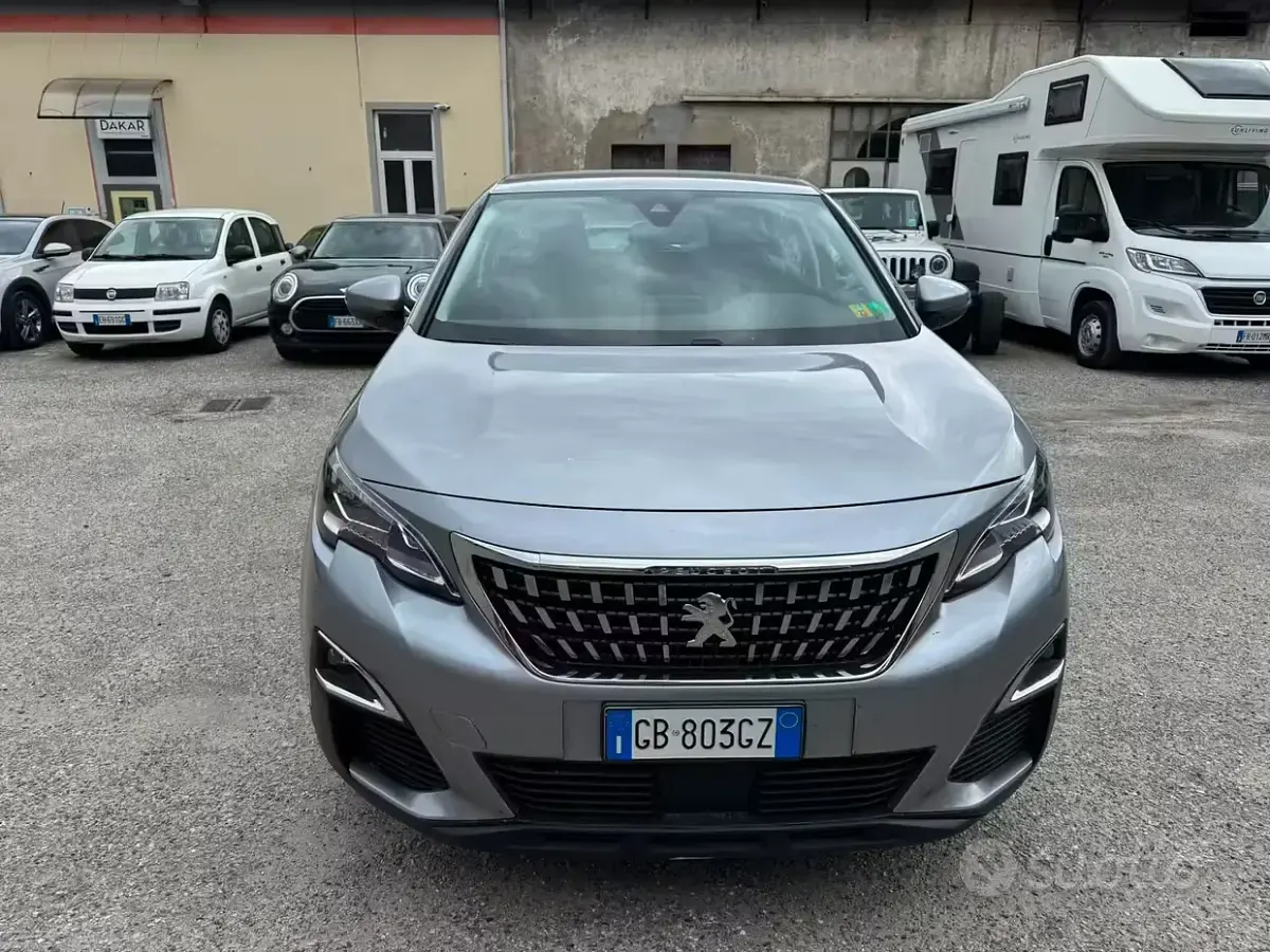 Usado Peugeot 5008 Business-Line 131 CV (96 kW) 2020 Gris SUV