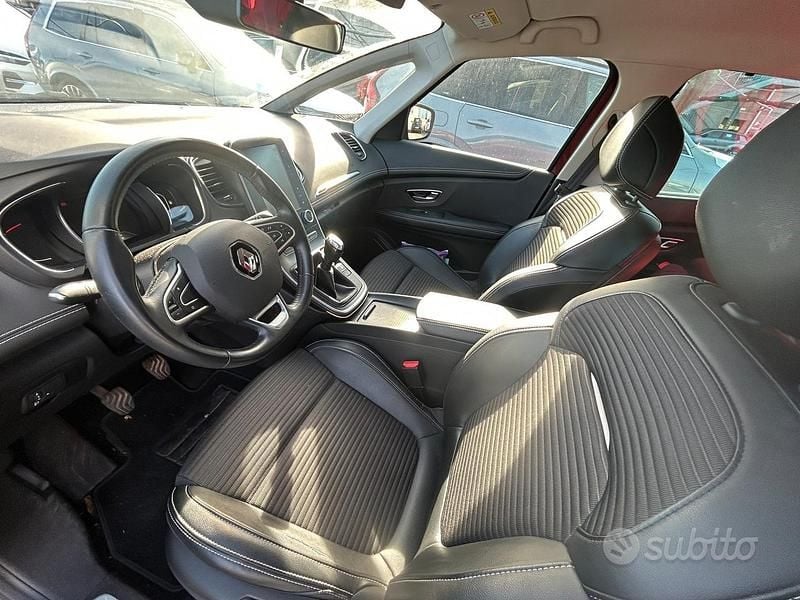 Usata Renault Grand Scénic IV 140 CV (102 kW) 2018 Rosso Monovolume