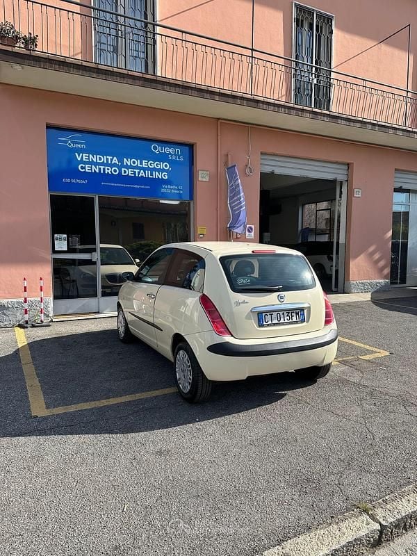 Usata Lancia Ypsilon 60 CV (44 kW) 2005 Bianco Utilitaria