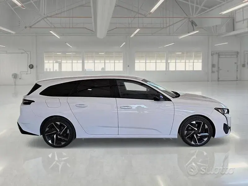 Usata Peugeot 308 SW Allure 131 CV (96 kW) 2022 Bianco Station wagon