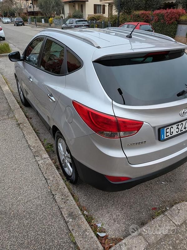 Usata Hyundai ix35 Classic 136 CV (100 kW) 2011 Grigio SUV