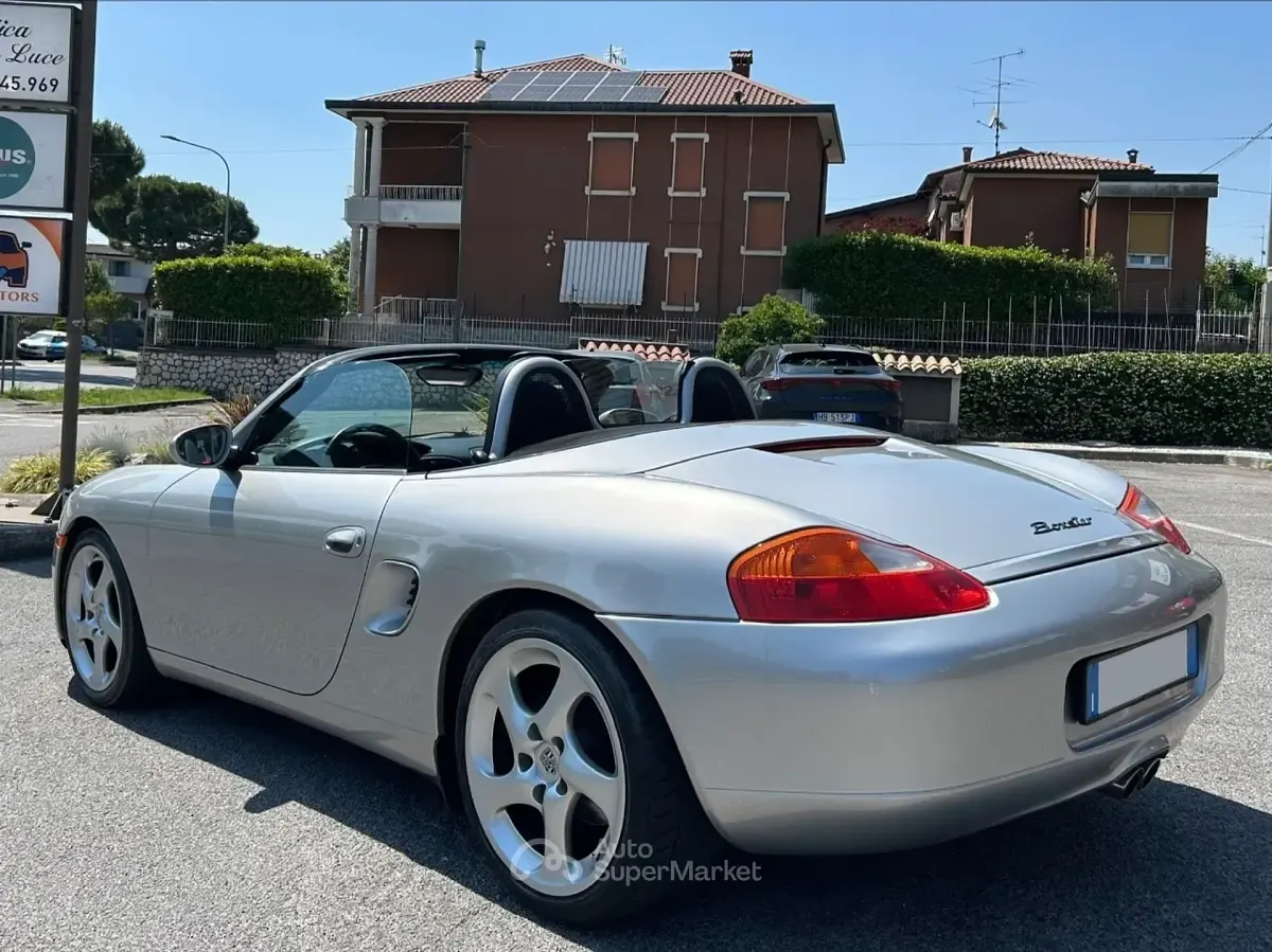Usata Porsche Boxster 220 CV (161 kW) 2001 Argento Cabrio