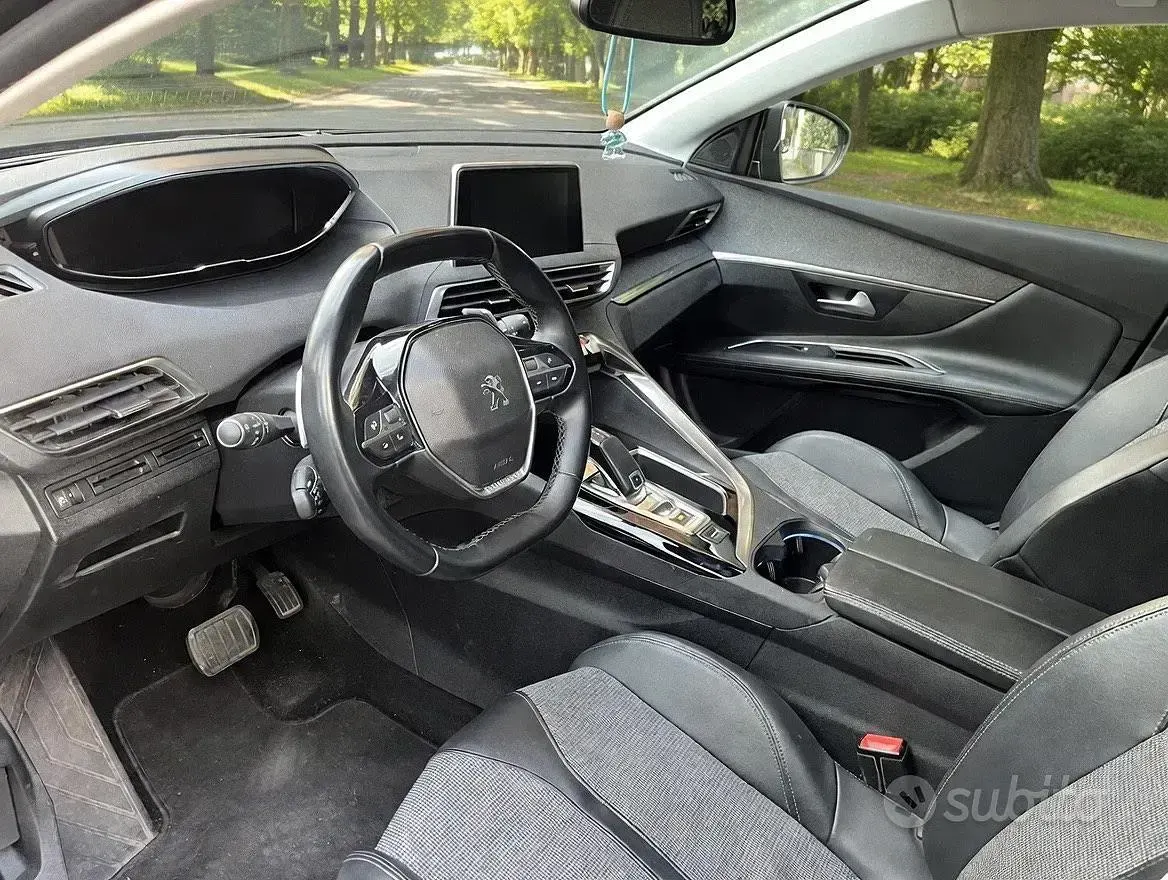 Usata Peugeot 3008 Allure 131 CV (96 kW) 2020 Nero SUV