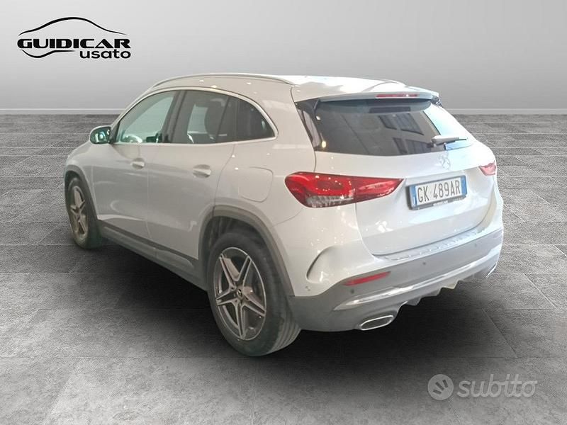 Usata Mercedes GLA180 Premium 116 CV (85 kW) 2022 Argento SUV