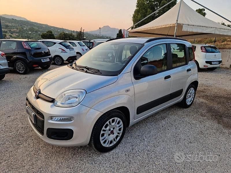 Grigio Usata 2013 Fiat Panda Lounge Tre volumi | 7000 € (Buon prezzo) - Immagine 1/4